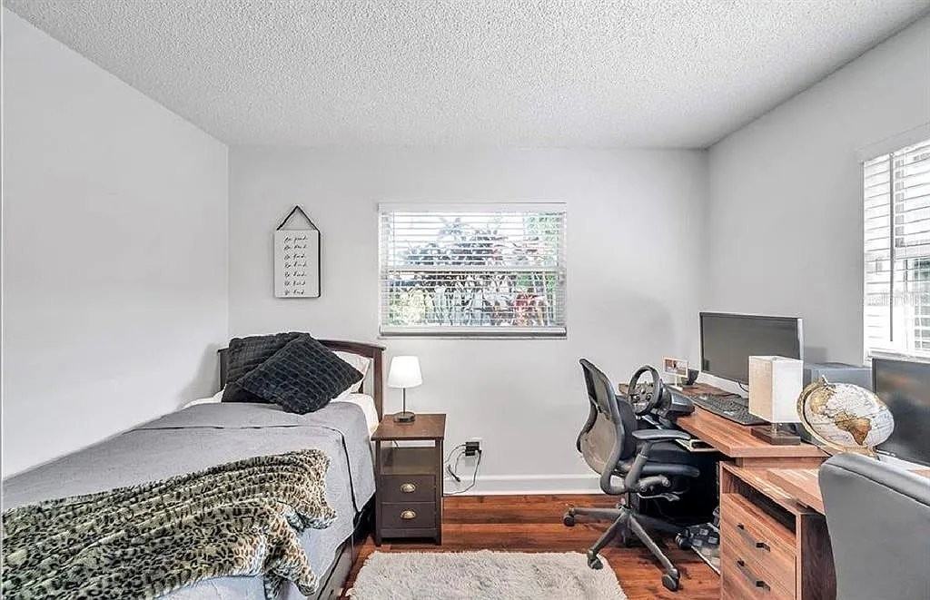 2873 Sarah Dr - Photo 5 of 20