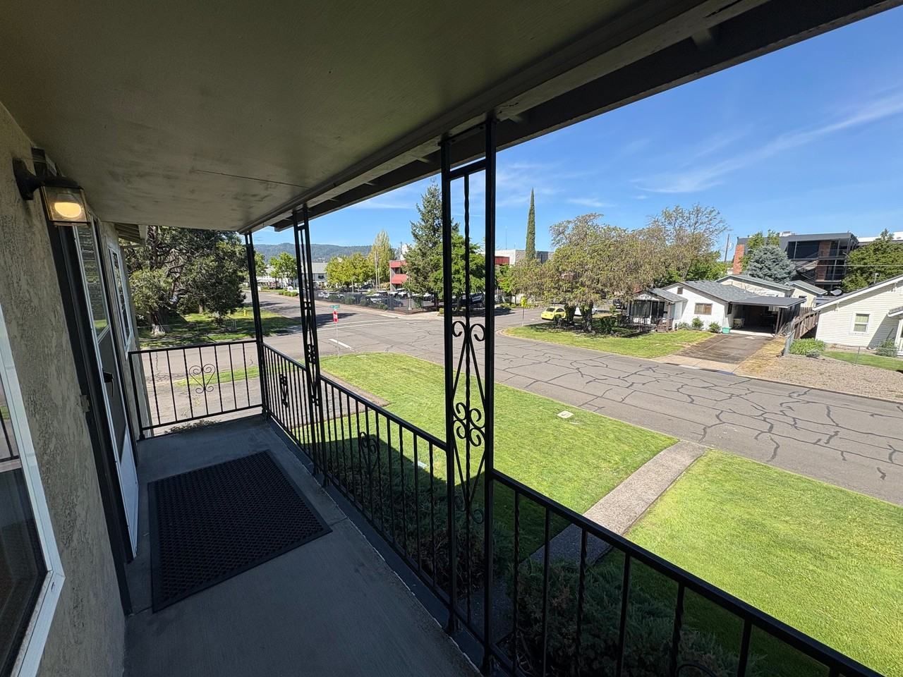 350 Alder St #4 - Photo 3 of 12