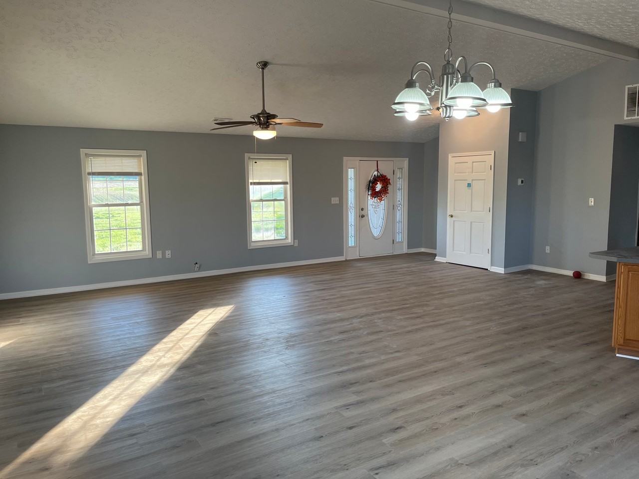 13311 Bennettsville Rd - Photo 3 of 16