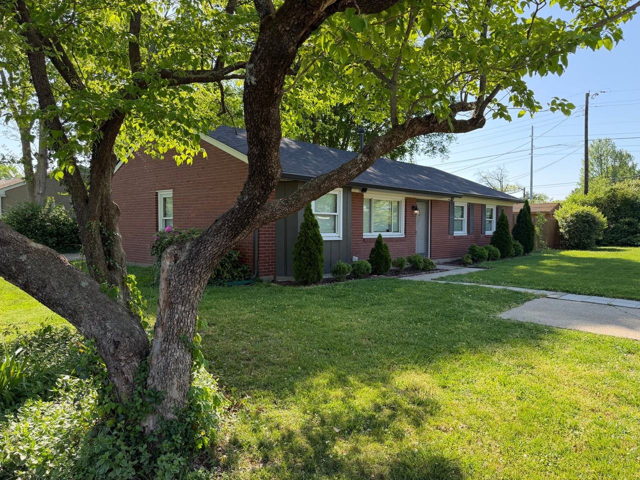 2005 Keeneland Blvd - Photo 2 of 17