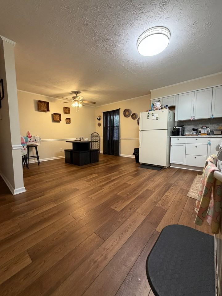 1310 Davis Ave - Photo 4 of 11