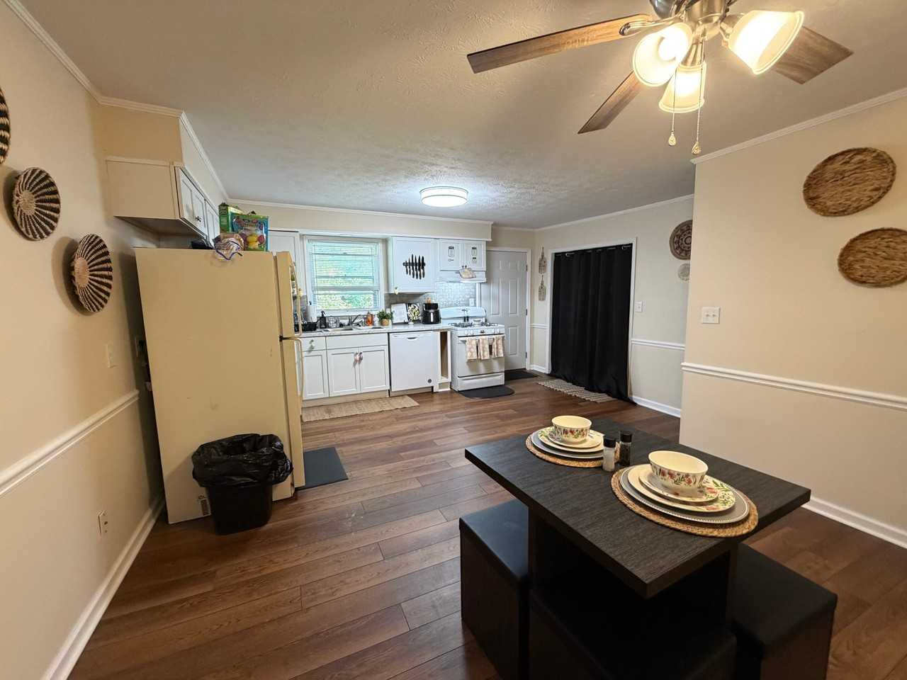 1310 Davis Ave - Photo 6 of 11