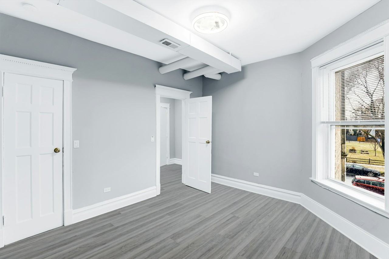 5341 South Indiana Avenue, Unit 5343 - Unit 1 - Photo 3 of 23