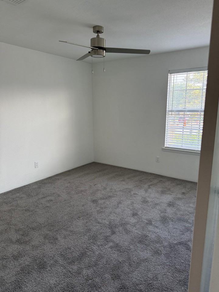 8243 Creekbend Dr - Photo 2 of 14