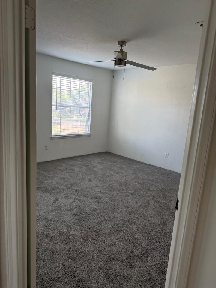 8243 Creekbend Dr - Photo 3 of 14