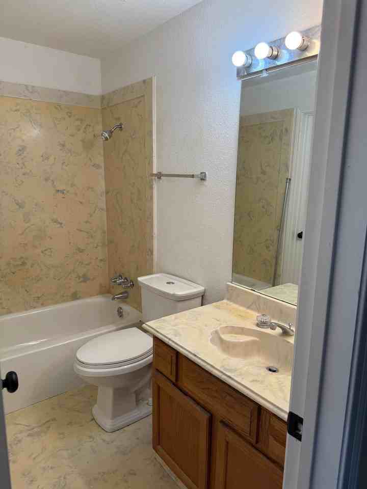 8243 Creekbend Dr - Photo 4 of 14