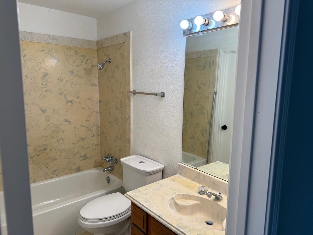 8243 Creekbend Dr - Photo 5 of 14