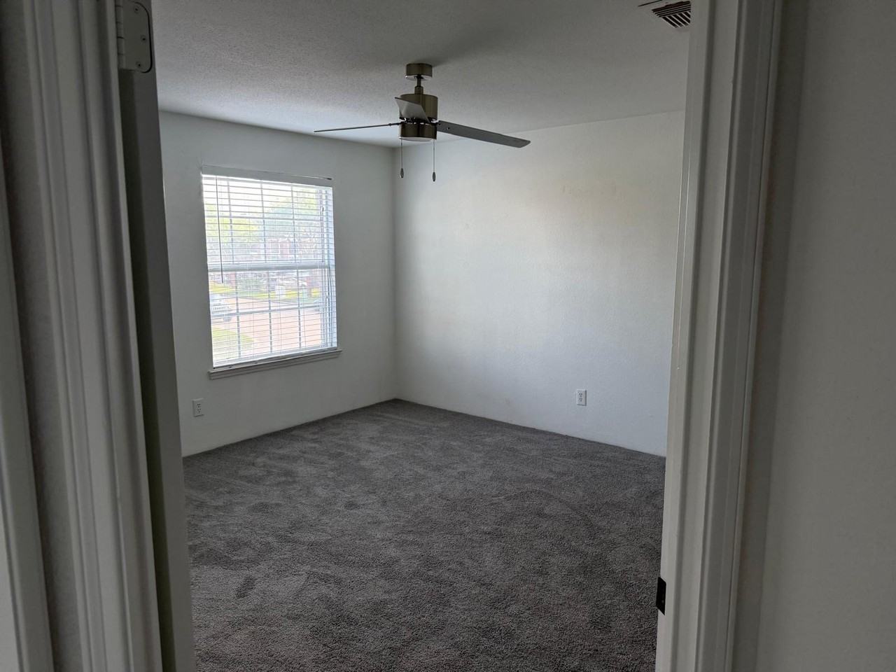 8243 Creekbend Dr - Photo 7 of 14