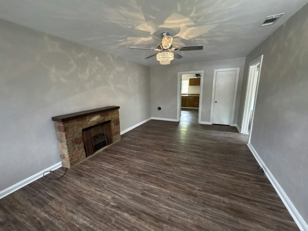 704 Covington Avenue - Photo 2 of 10