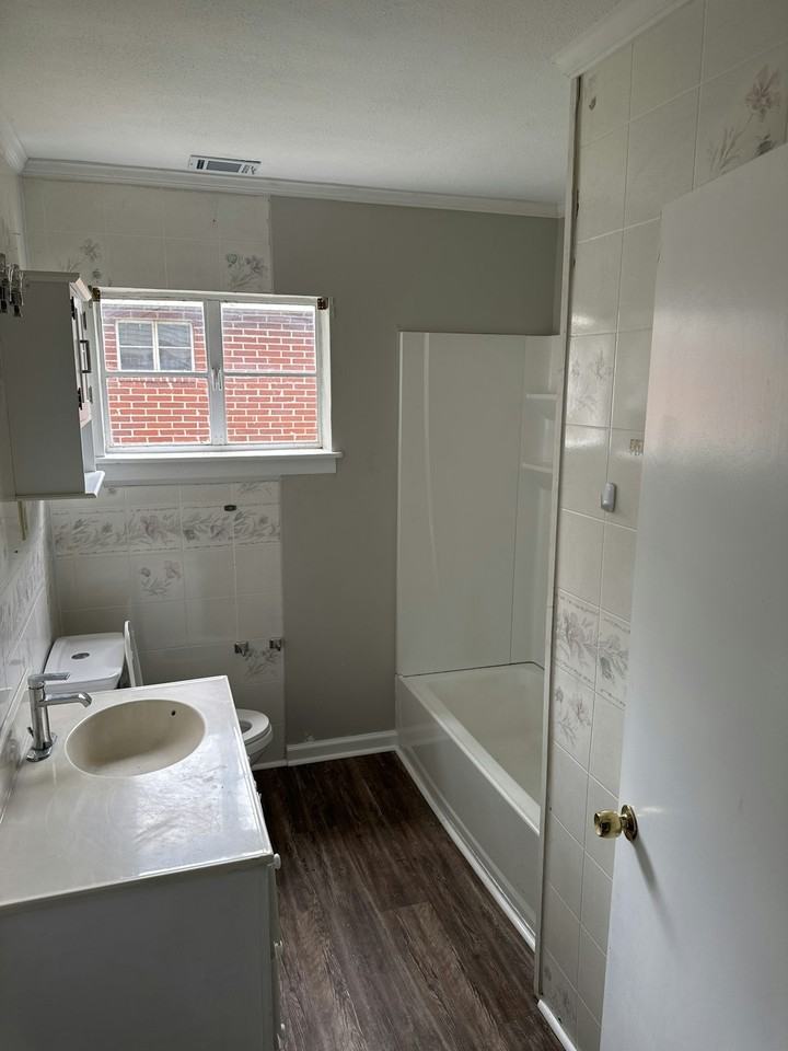 704 Covington Avenue - Photo 5 of 10