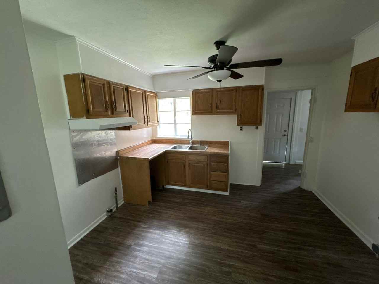 704 Covington Avenue - Photo 7 of 10