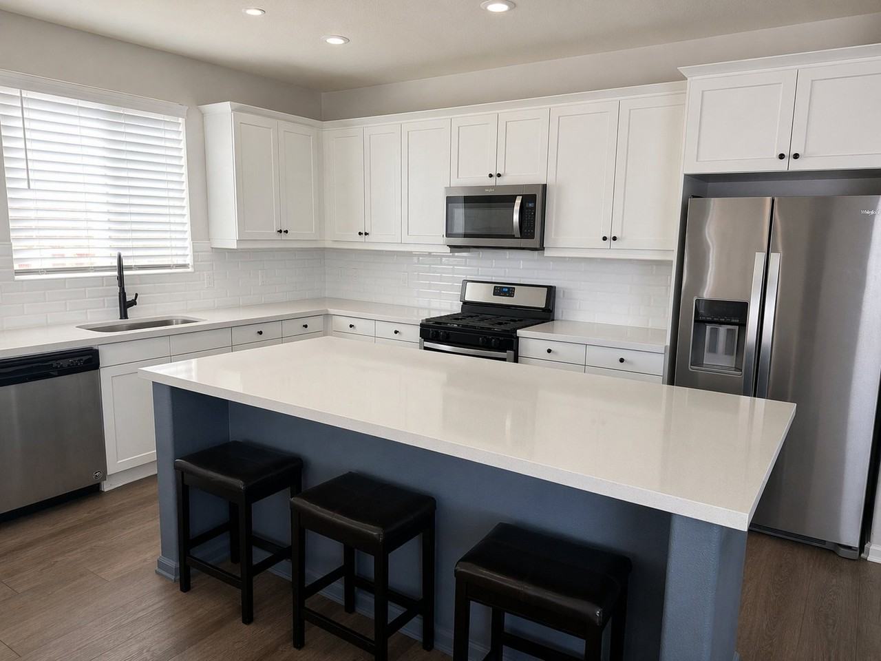 2030 Boxwood St - Photo 3 of 12