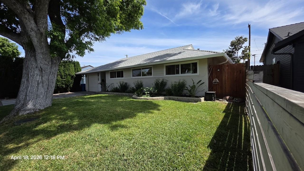 1423 Blackfield Drive - Photo 4 of 33