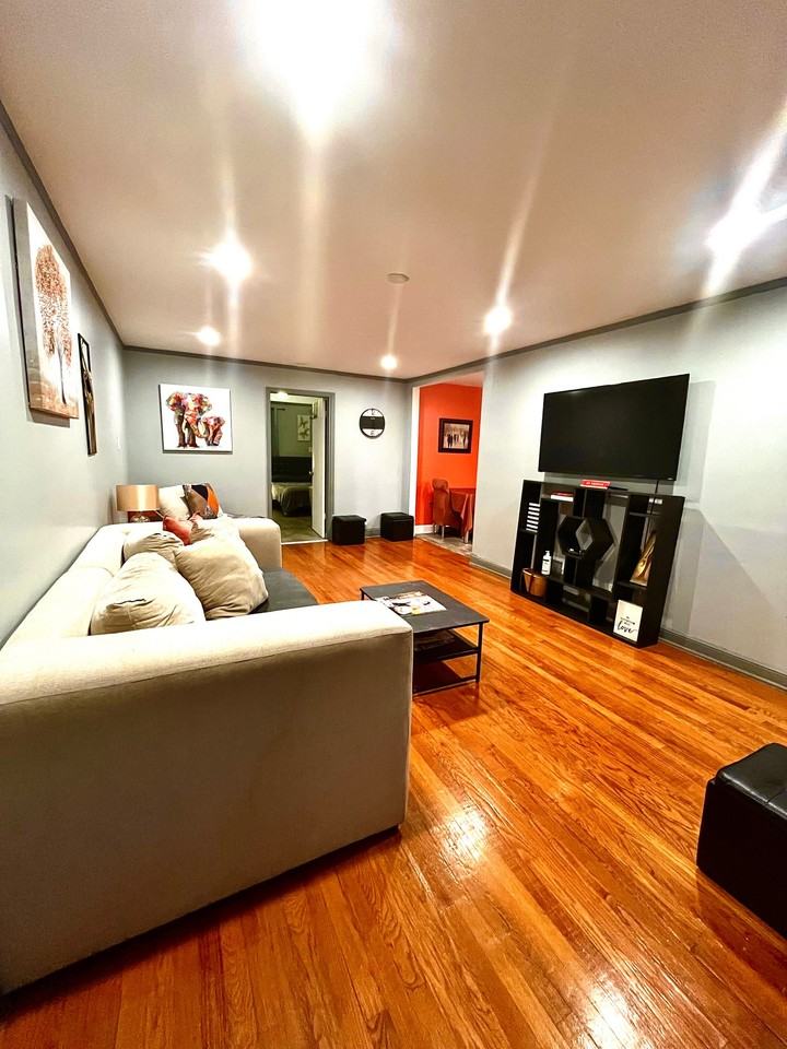 9000 S Wabash Ave - Photo 3 of 20