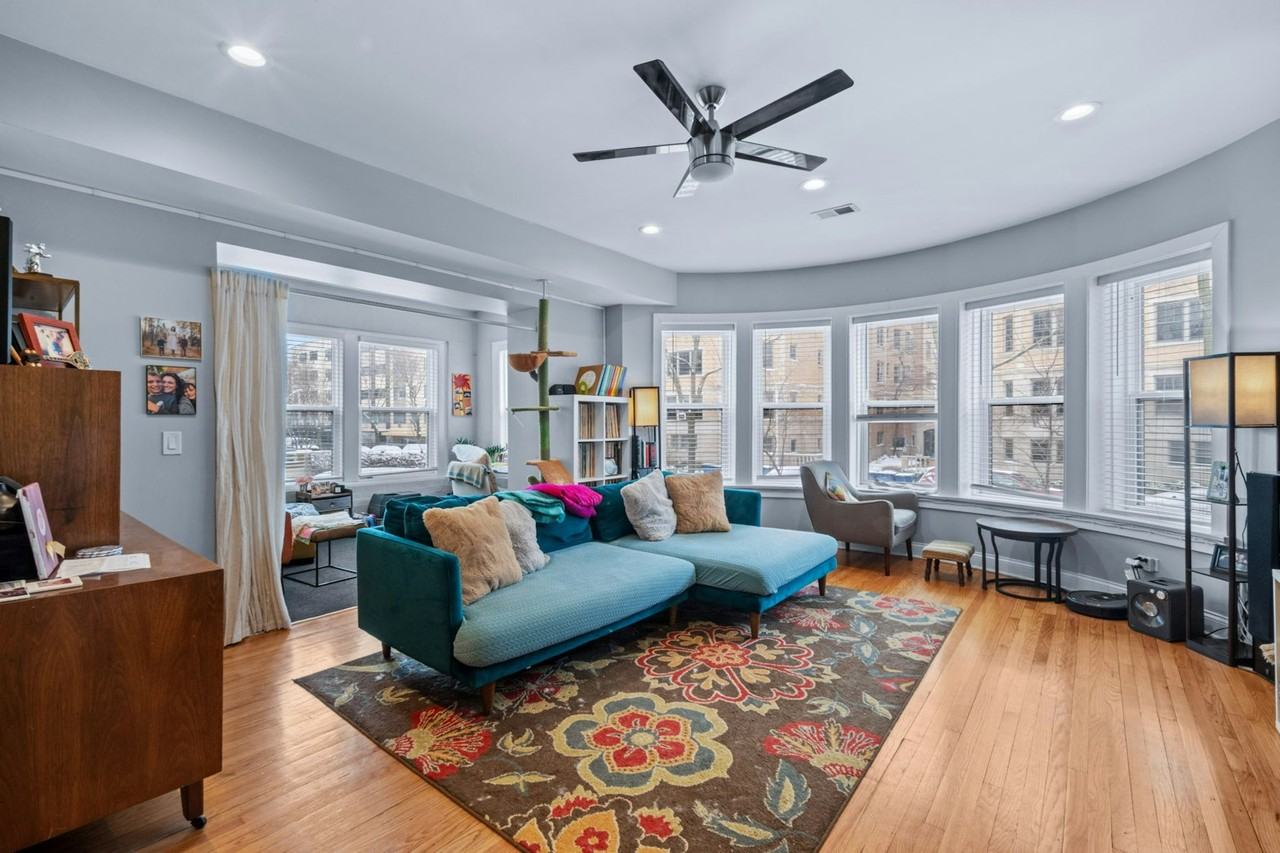 612 West Stratford Place, Unit 1 - Photo 3 of 11