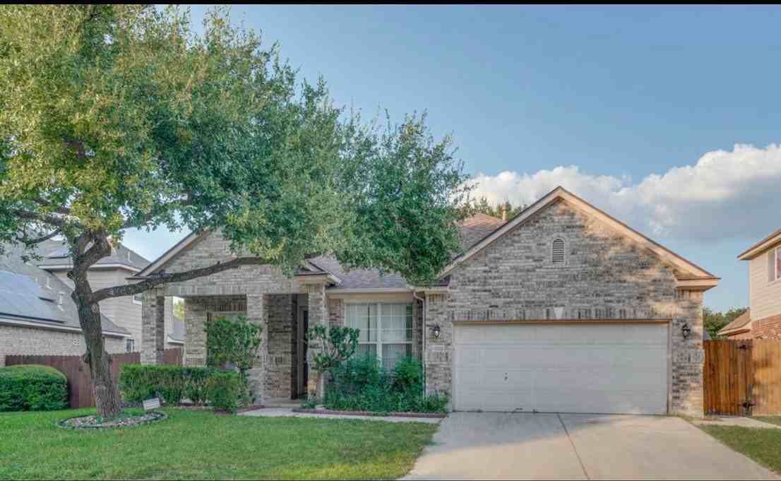 3035 Fall Crest Dr - Photo 2 of 20