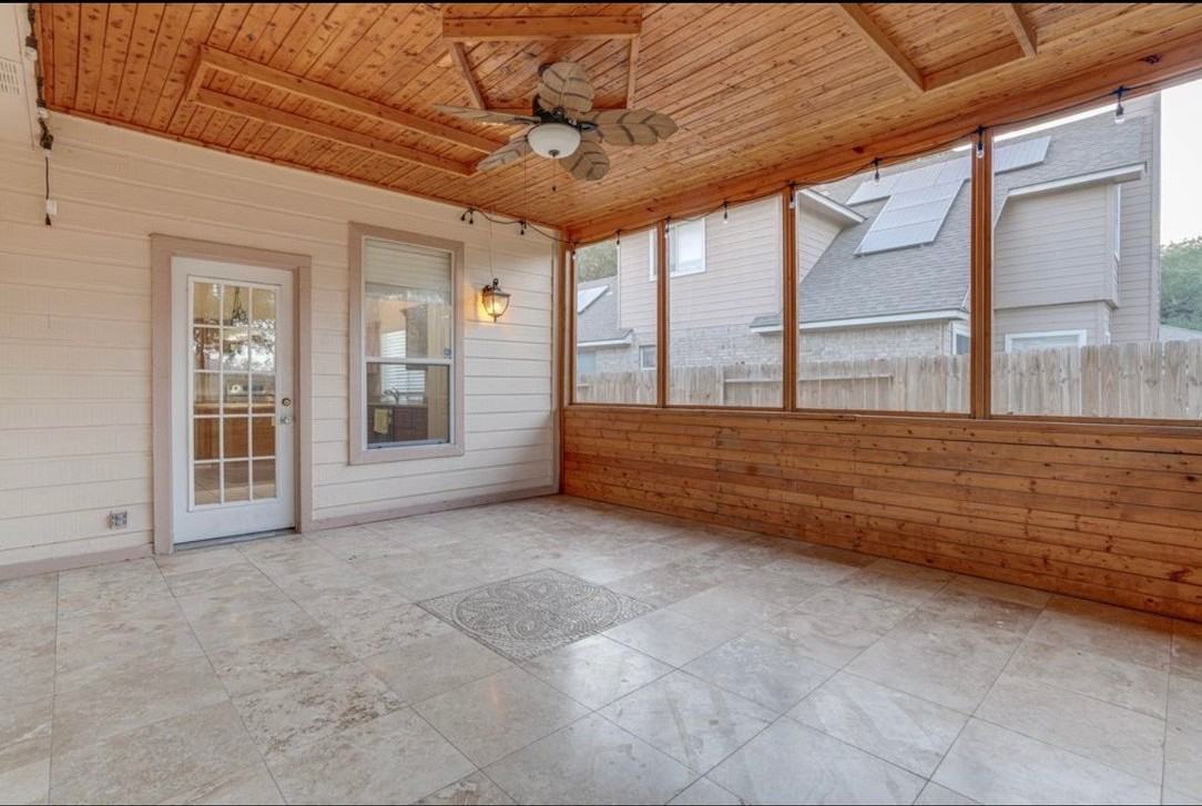 3035 Fall Crest Dr - Photo 3 of 20