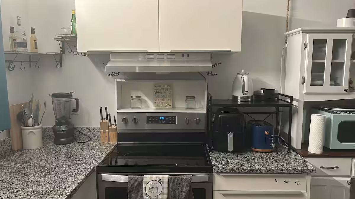 35 Sheridan St #1 - Photo 4 of 10