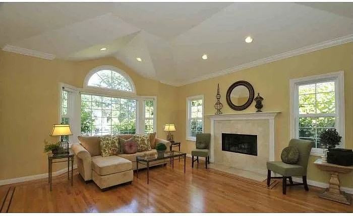 745 Parma Way - Photo 3 of 6