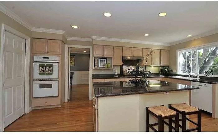 745 Parma Way - Photo 4 of 6