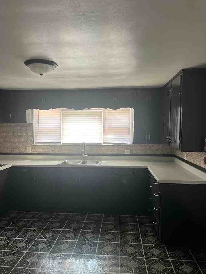 4702 N 44th St - Photo 7 of 8