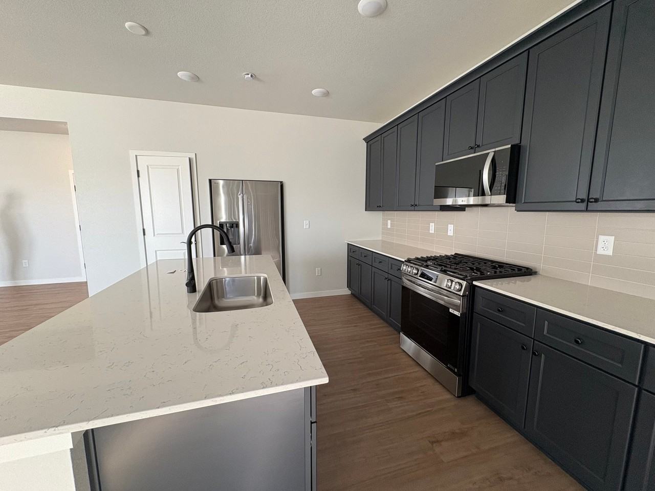 9443 Danube St - Photo 6 of 18