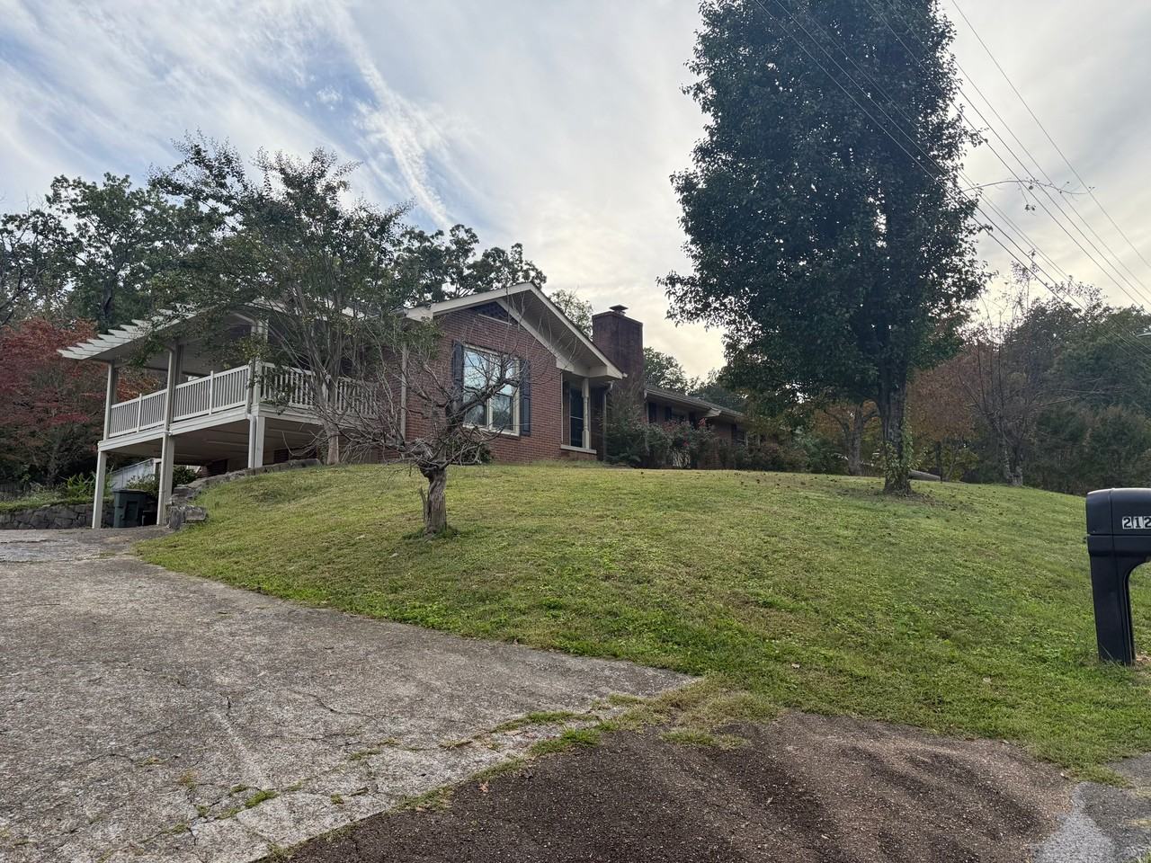 212 White Oak St - Photo 5 of 19