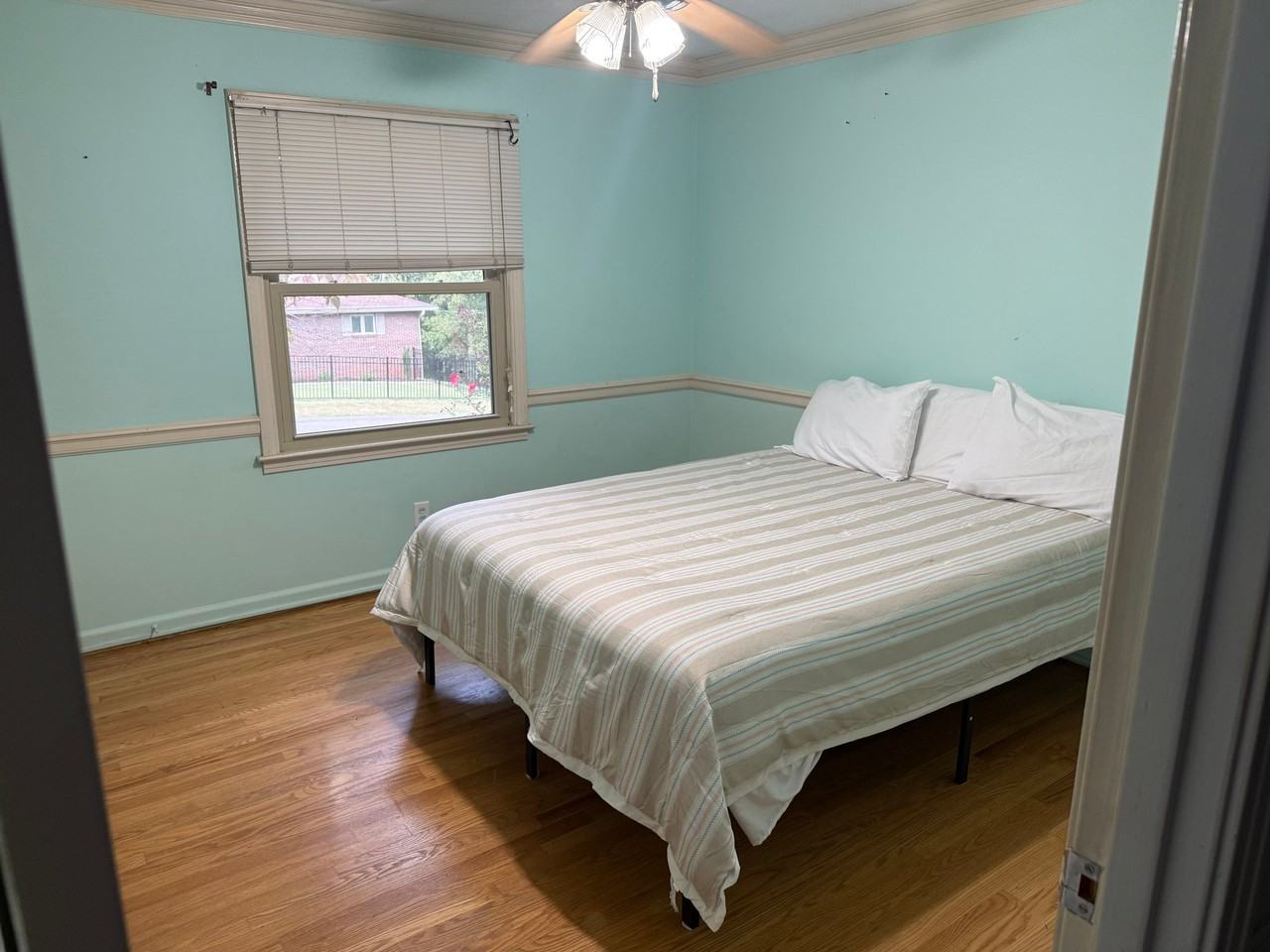 212 White Oak St - Photo 6 of 19