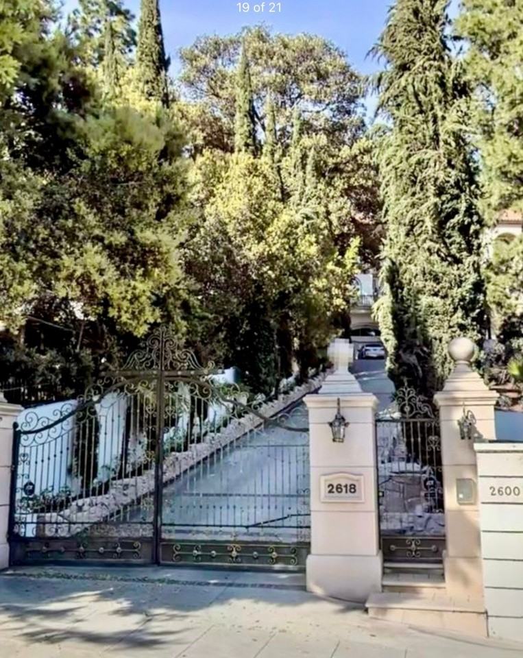 2618 N Vermont Ave - Photo 2 of 17