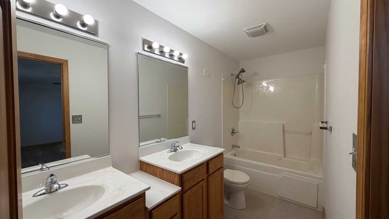 6387 Amanda Dr - Photo 6 of 19