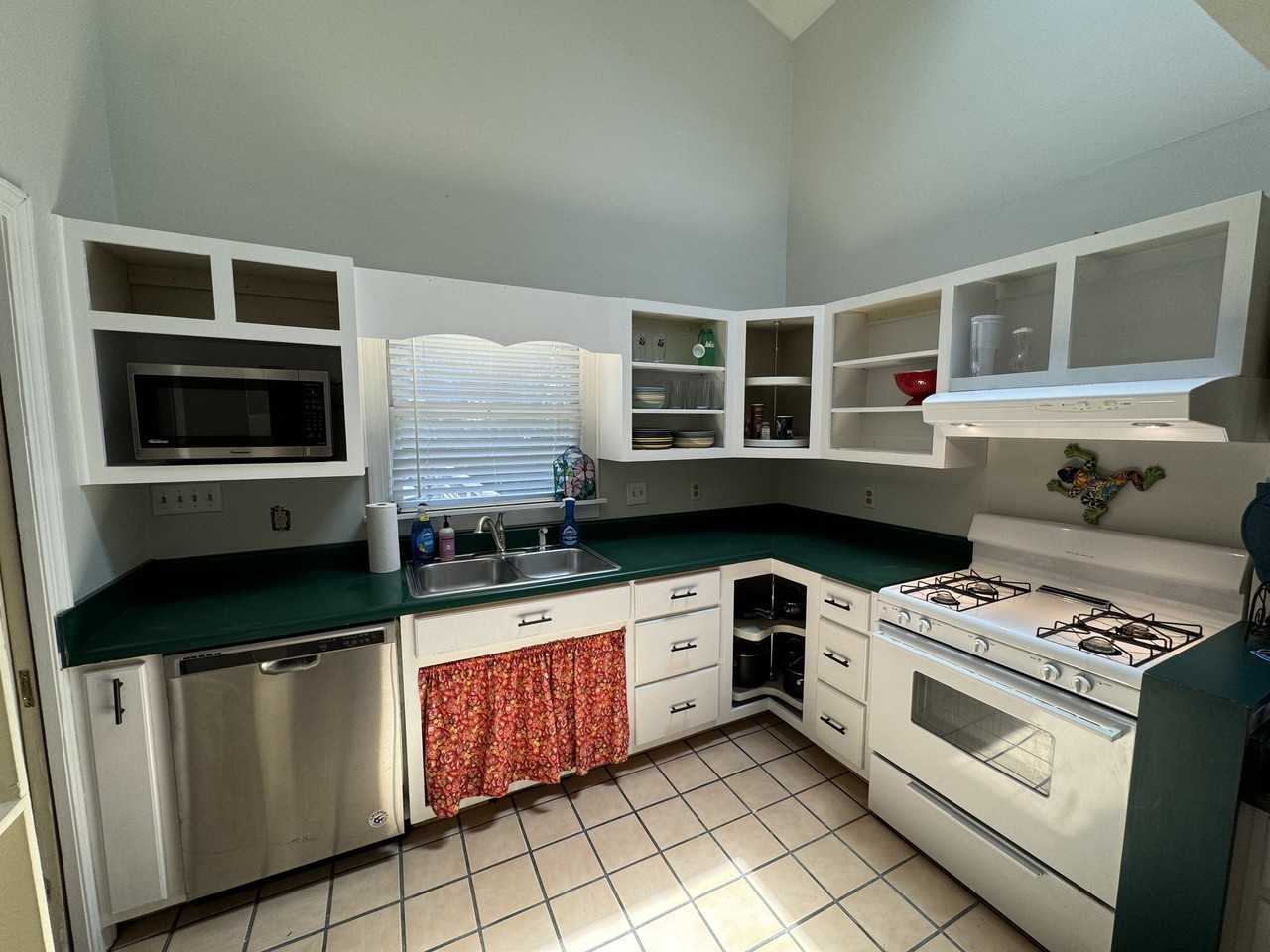 1710 Ohio Ave - Photo 2 of 11