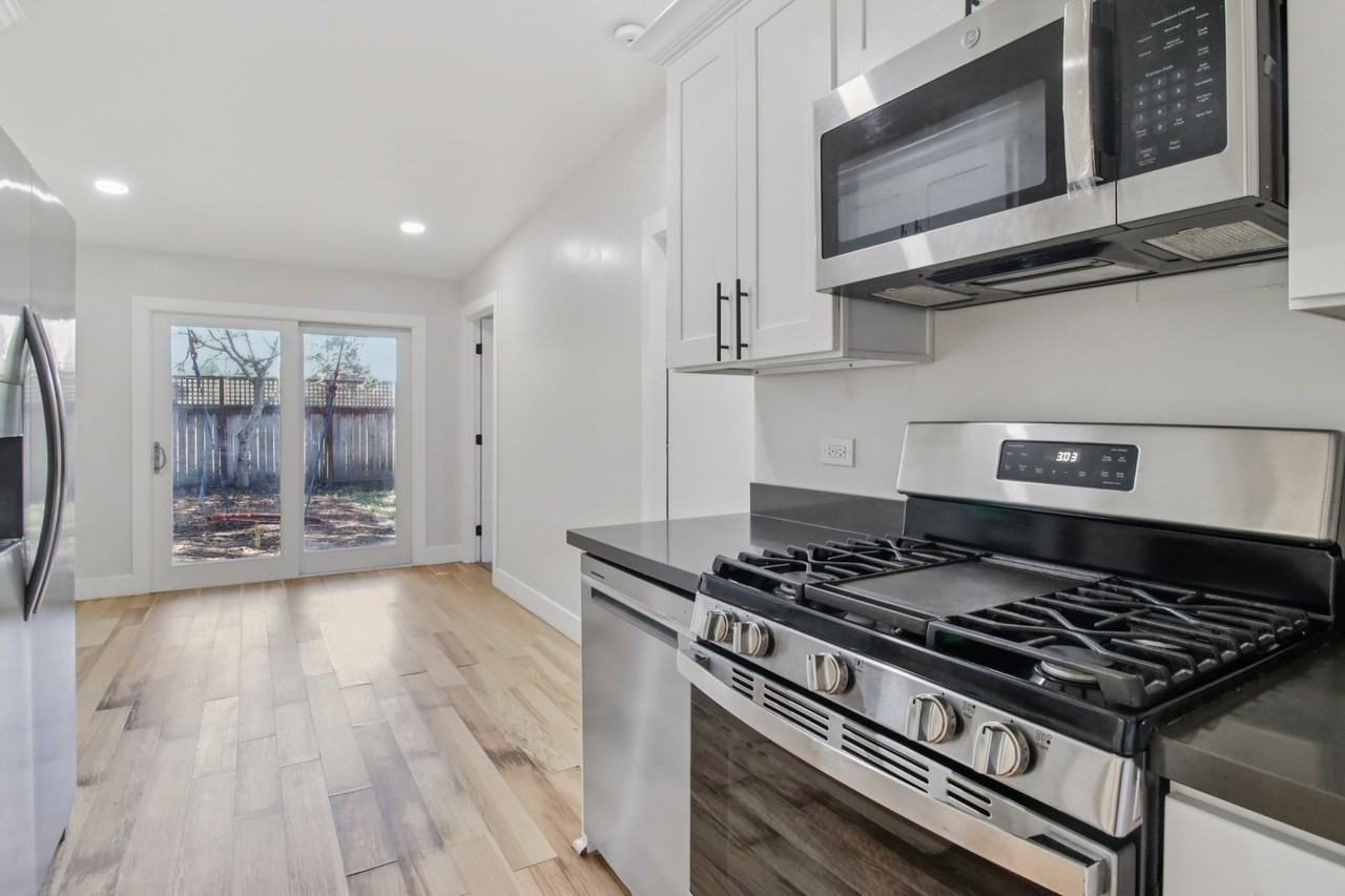 30 Bloomfield Rd - Photo 2 of 18