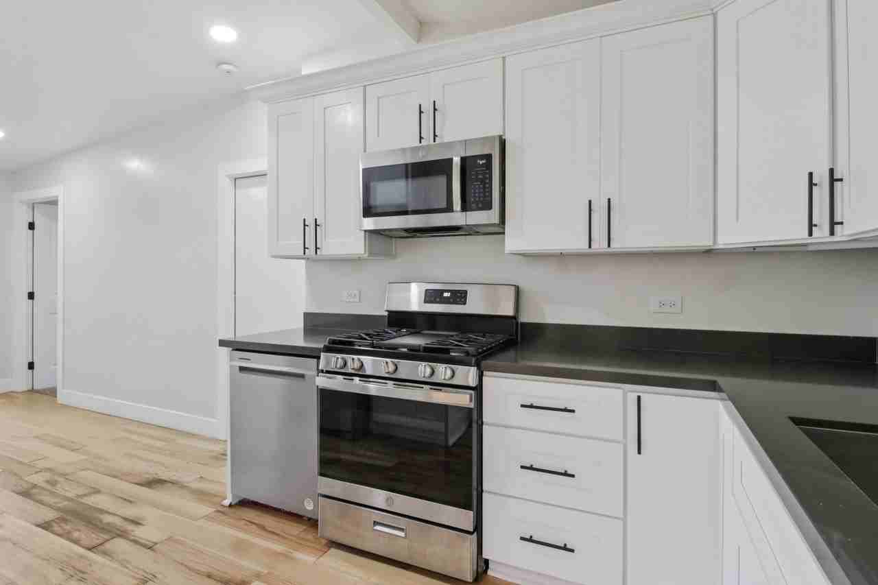 30 Bloomfield Rd - Photo 4 of 18