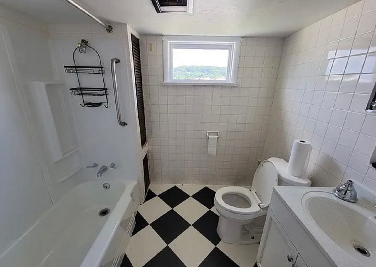 404 W Cunningham St - Photo 3 of 11