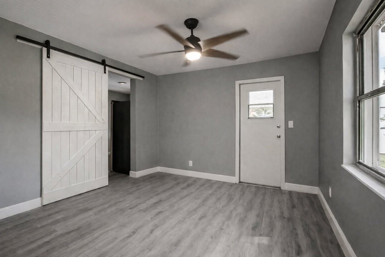 6418 43rd Ave N - Photo 6 of 10