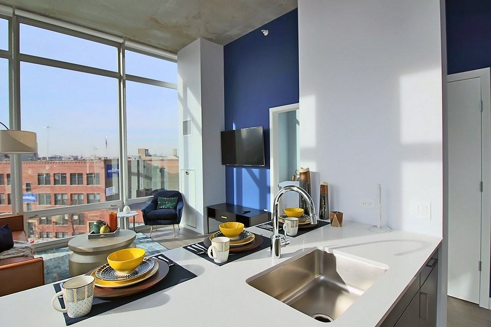 733 N Morgan St - Photo 3 of 20