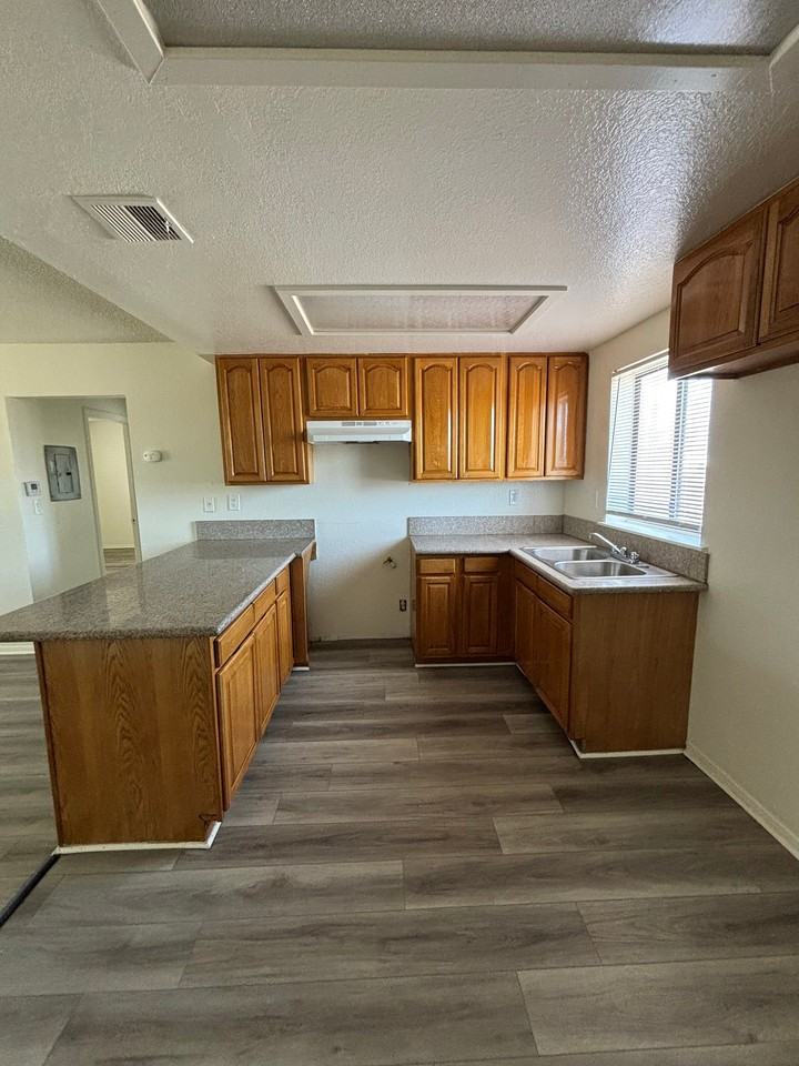 509 E Avenue Q #5 - Photo 2 of 11