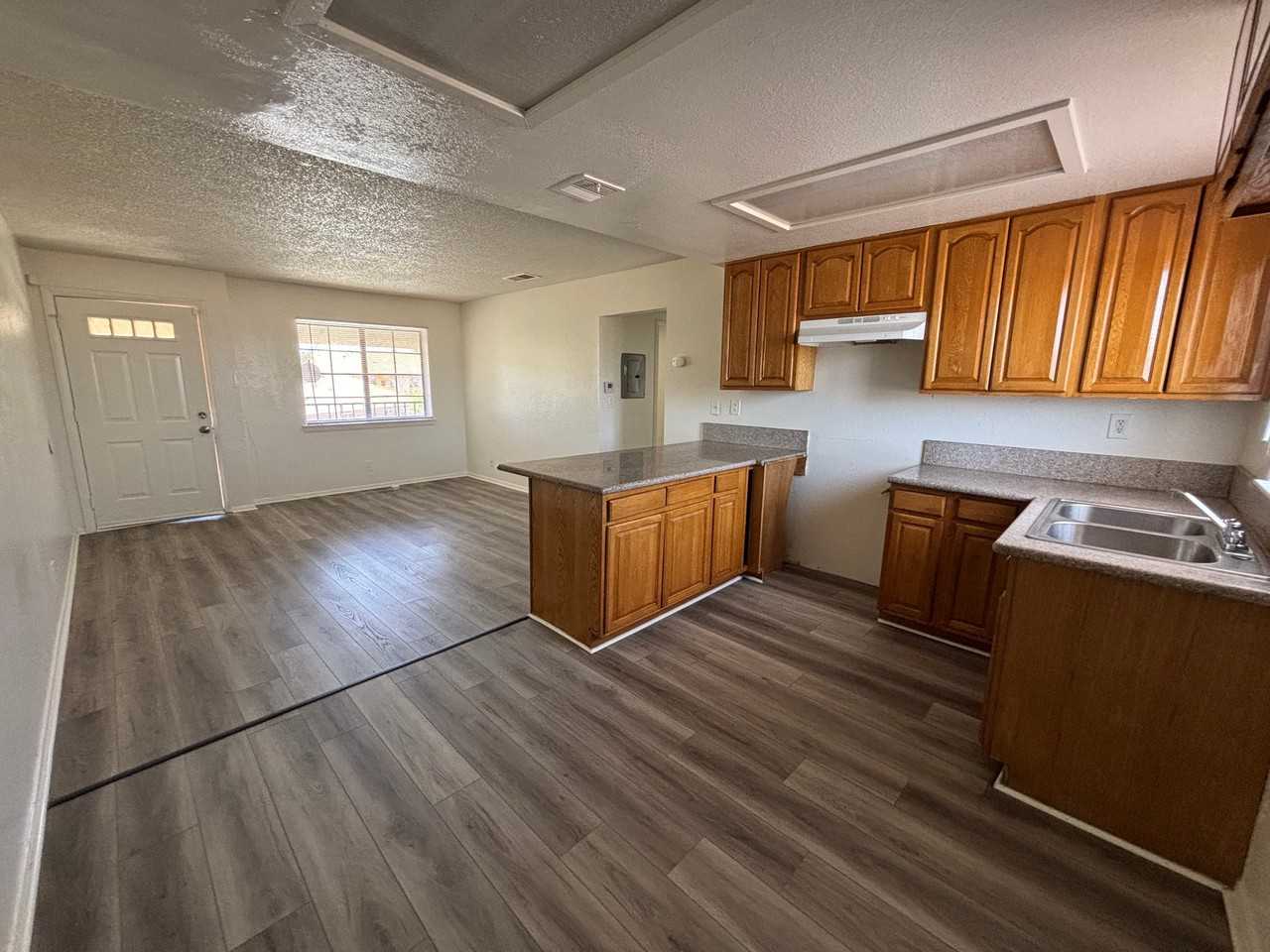 509 E Avenue Q #5 - Photo 3 of 11