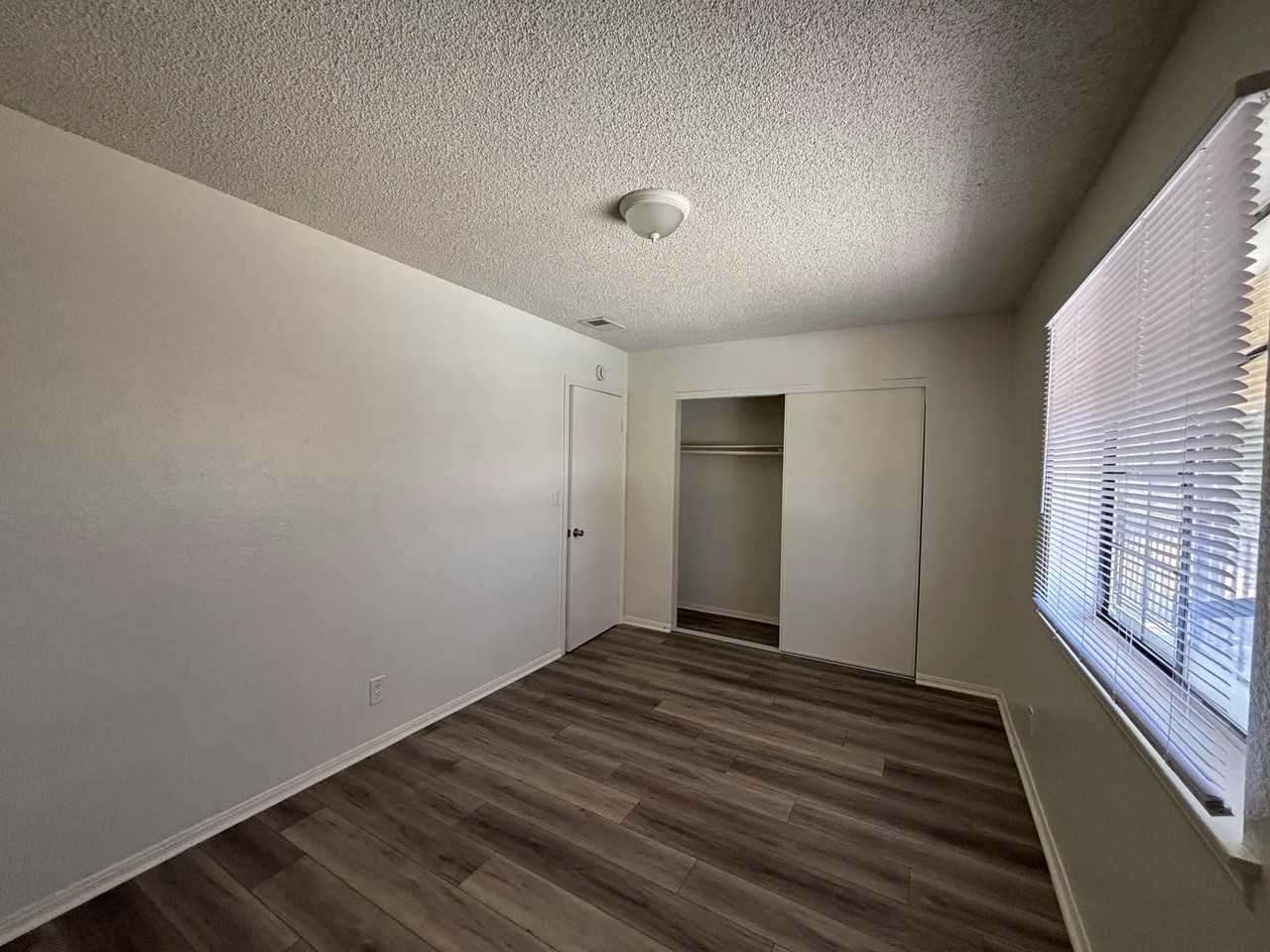 509 E Avenue Q #5 - Photo 6 of 11