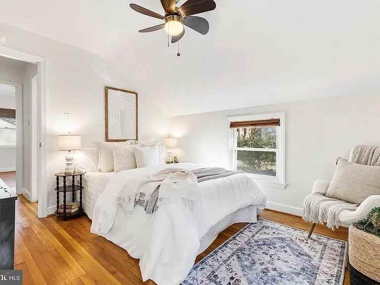 117 Lynnmoor Dr - Photo 2 of 12