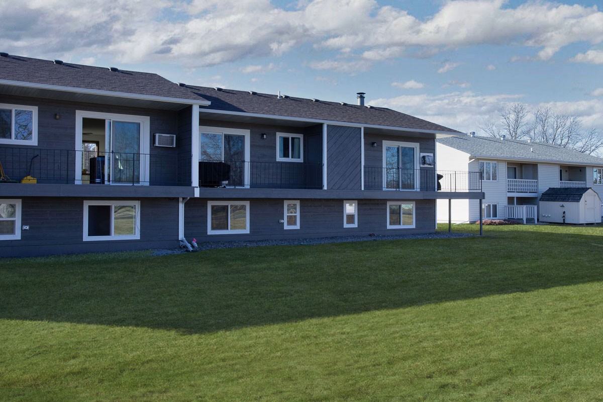 371 Cape Cod Dr - Photo 3 of 13