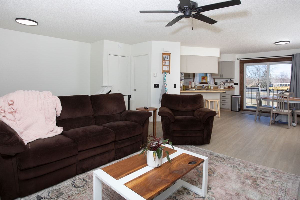 371 Cape Cod Dr - Photo 7 of 13