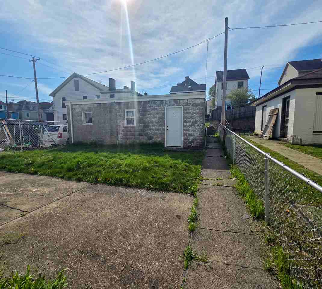 346 East 12th Avenue - Photo 5 of 38