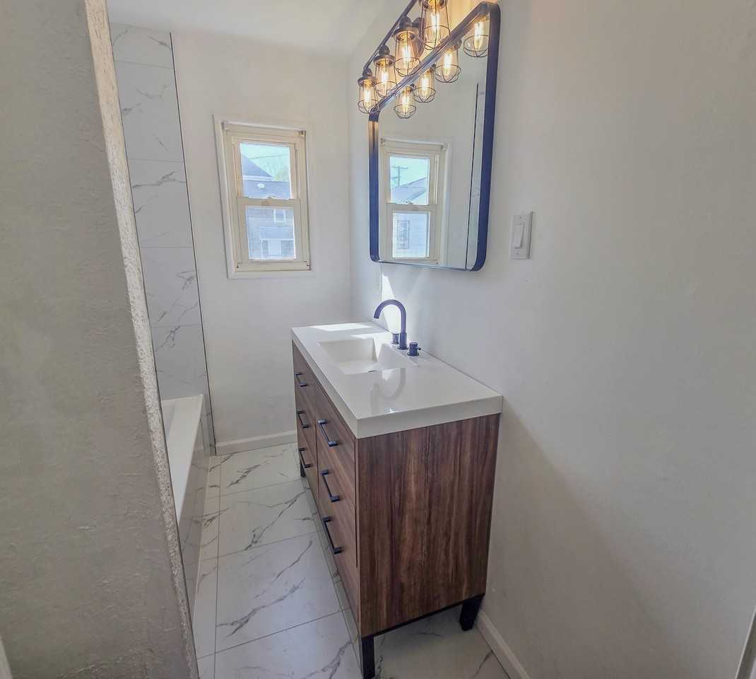 346 East 12th Avenue - Photo 7 of 50