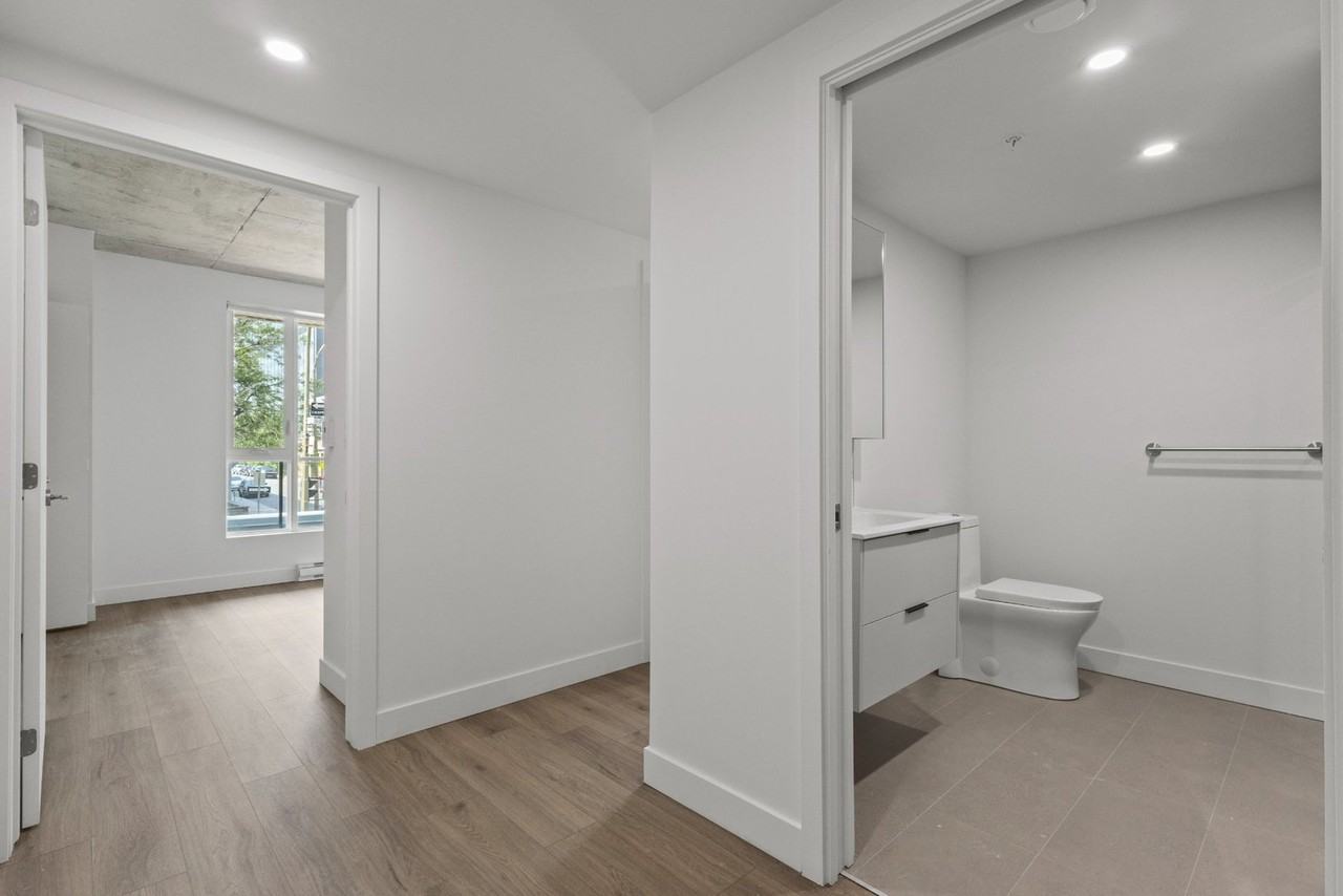 2198 Boul De Maisonneuve E - Photo 7 of 21