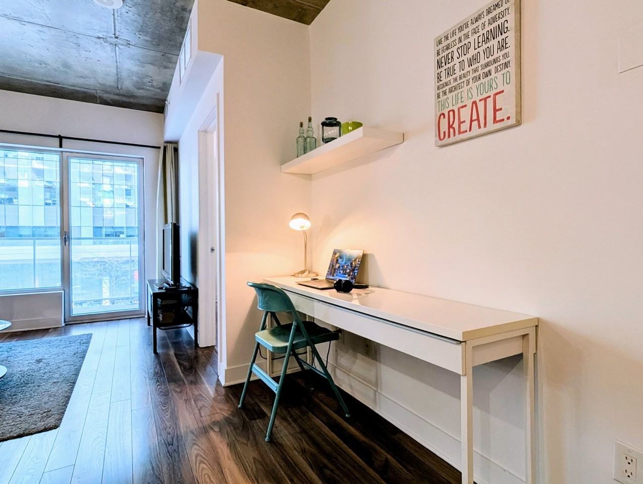 1150 Rue Saint-Denis - Photo 2 of 30