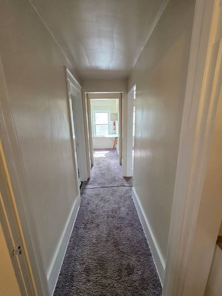 523 West 9th Street - Photo 4 of 9