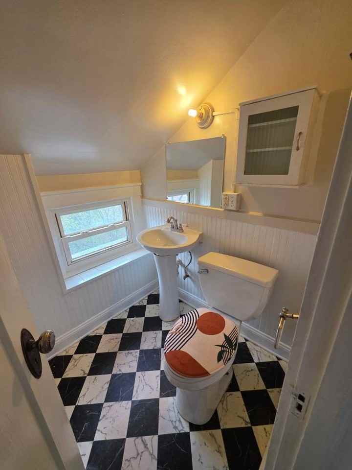 523 West 9th Street - Photo 7 of 9