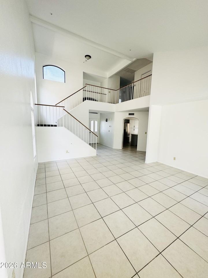 12770 N 89th St - Photo 2 of 34