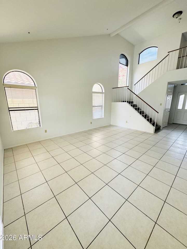 12770 N 89th St - Photo 4 of 34